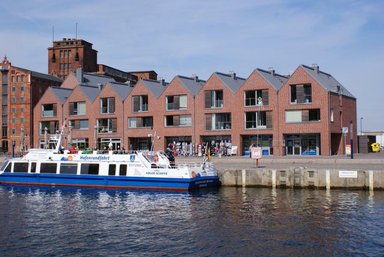 Stadtvilla Bruegemann Mit Terrasse & Parkplatz - Abc136 By Abcwismar Exterior photo