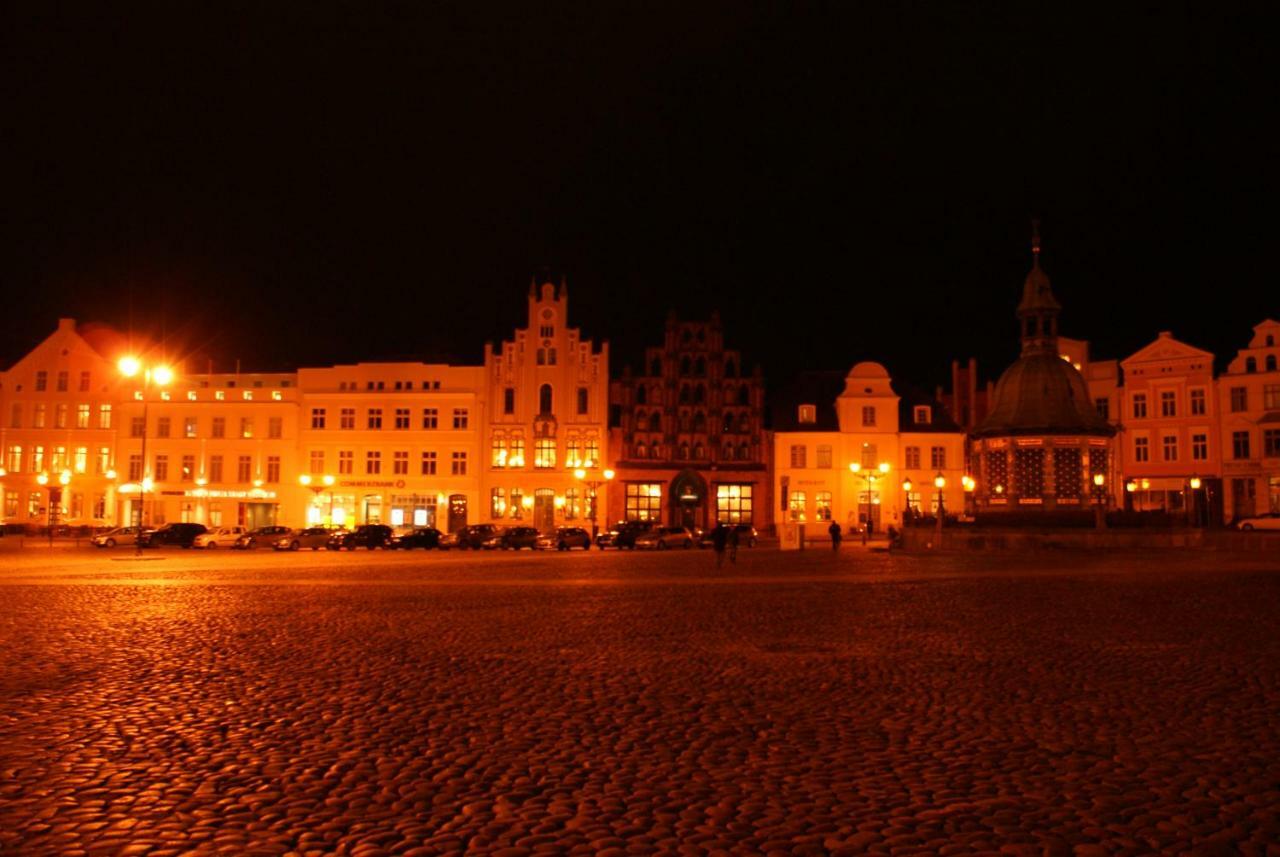 Stadtvilla Bruegemann Mit Terrasse & Parkplatz - Abc136 By Abcwismar Exterior photo